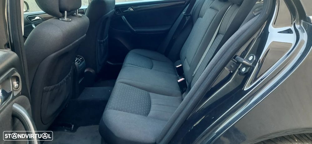 Mercedes-Benz C 200 - 7