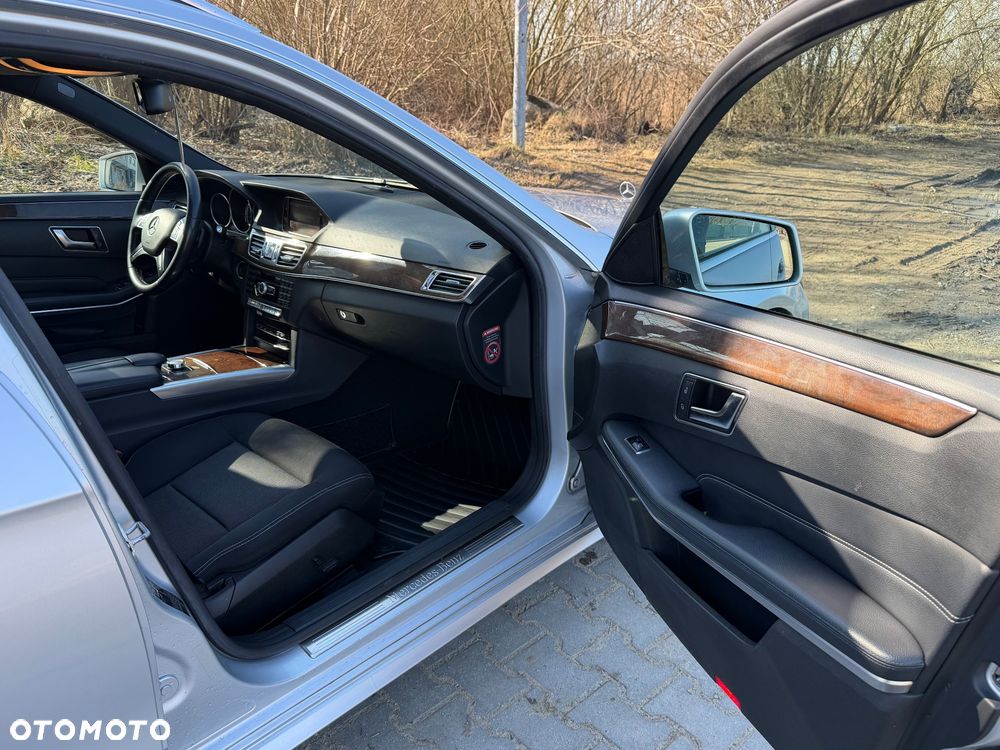 Mercedes-Benz Klasa E 220 CDI 7G-TRONIC - 17