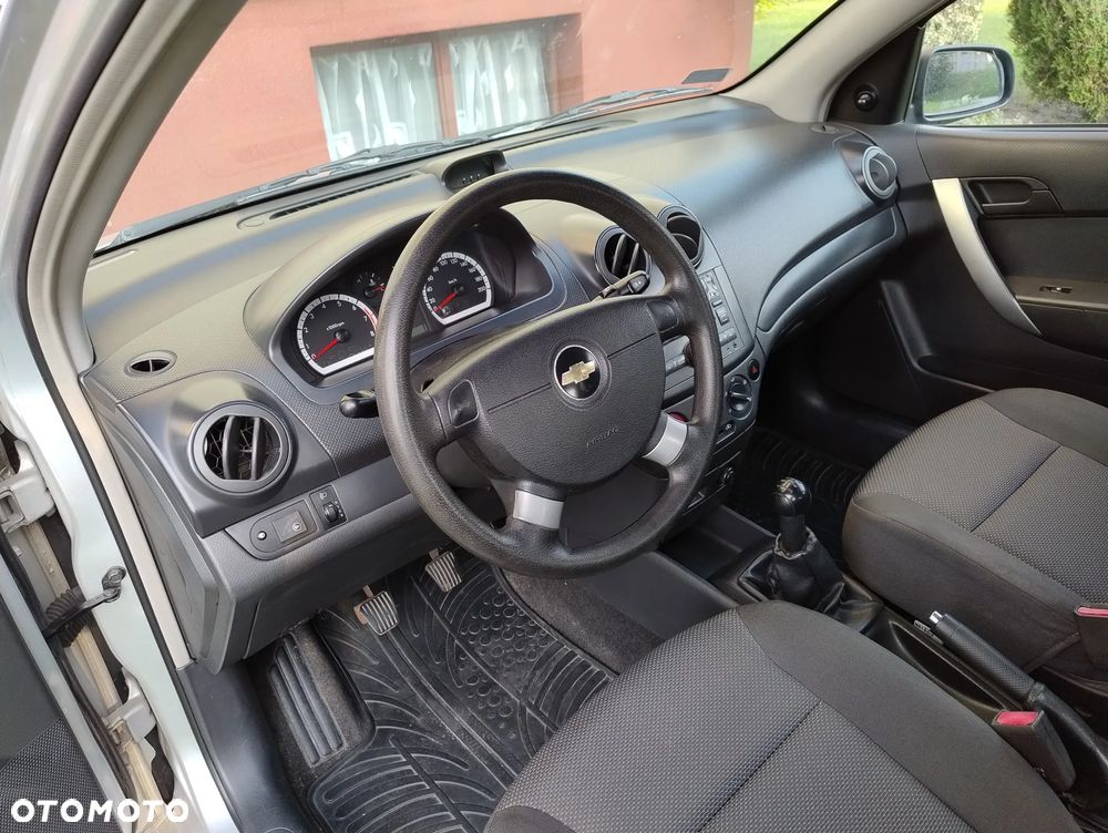 Chevrolet Aveo 1.2 16V Base - 15