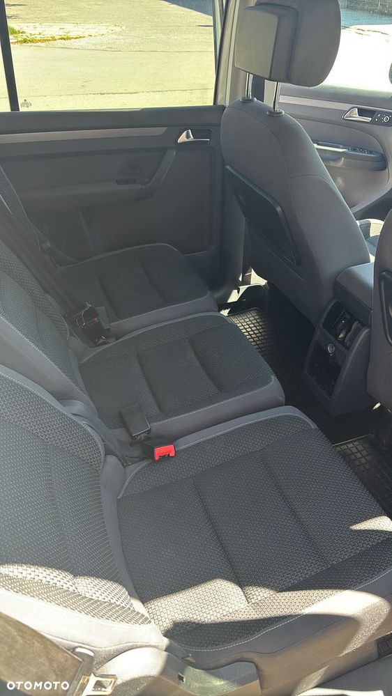 Volkswagen Touran 1.6 TDI DPF Trendline - 11