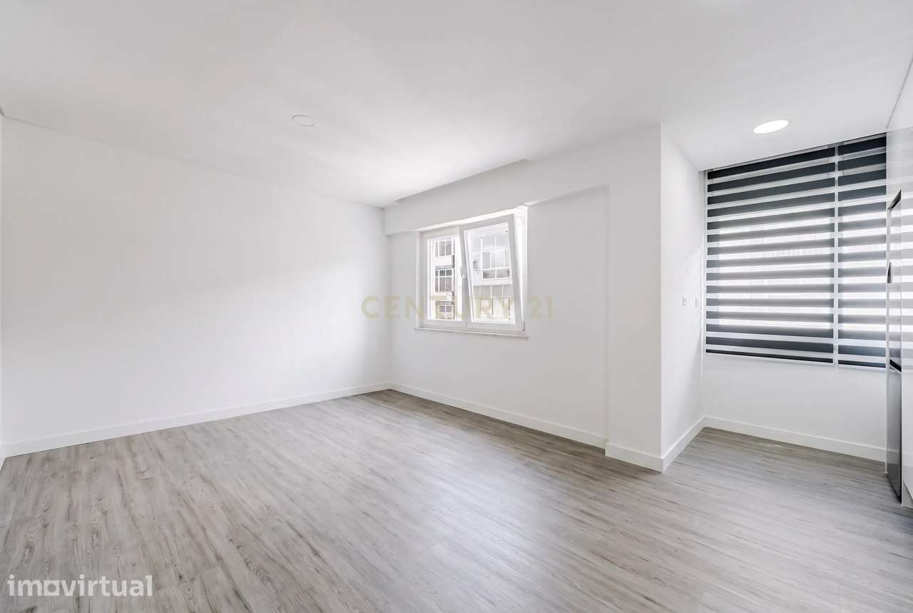 Apartamento T1 Como Novo, em Corroios - Grande imagem: 4/15