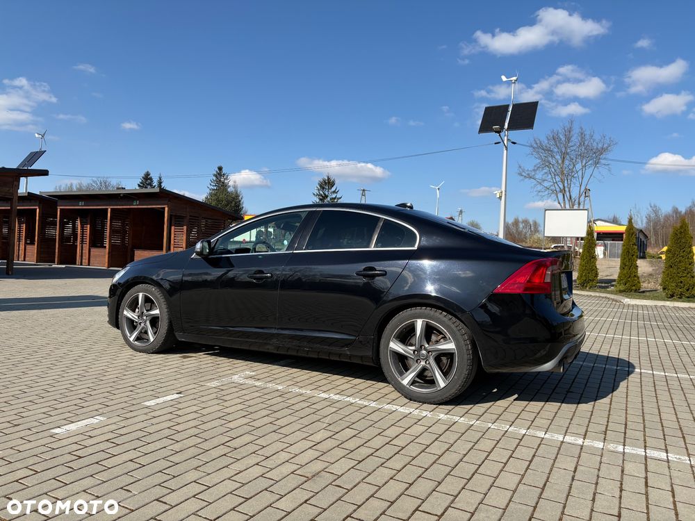 Volvo S60 D3 Geartronic R-Design - 4