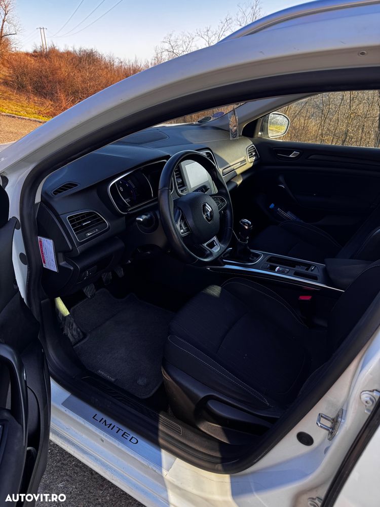 Renault Megane TCe 140 GPF EQUILIBRE - 10