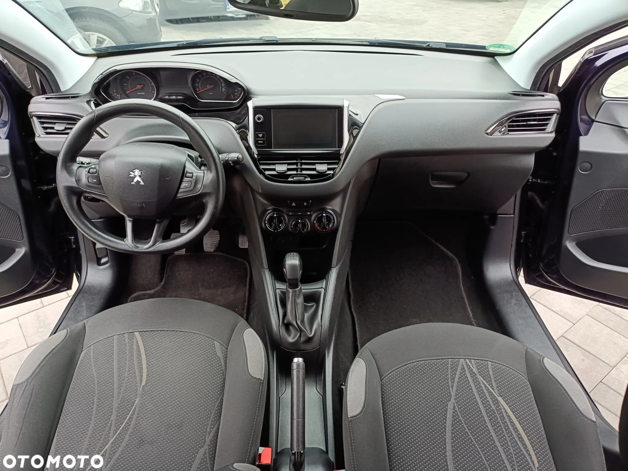 Peugeot 208 - 6