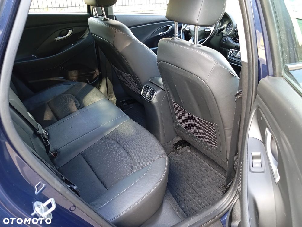 Hyundai i30 1.6 CRDI Premium - 9