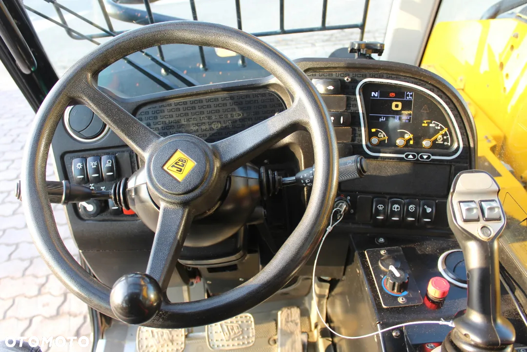 JCB 525-60 Hi-Viz - 18