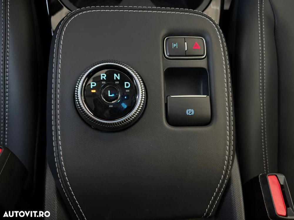 Ford Mustang Mach-E AWD PREMIUM - 31