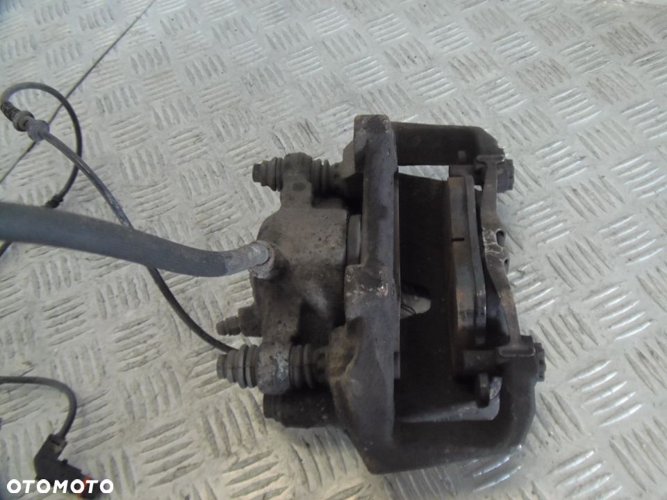 ZACISK PRAWY PRZÓD MERCEDES W212  2.2CDI - 3