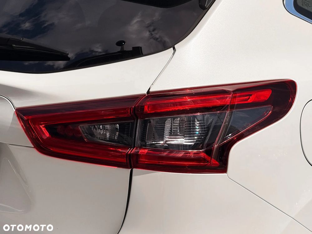 Nissan Qashqai 1.7 dCi 4x4 N-Connecta - 10