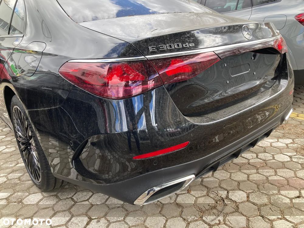 Mercedes-Benz Klasa E 220 d mHEV 4-Matic Exclusive 9G-Tronic - 2