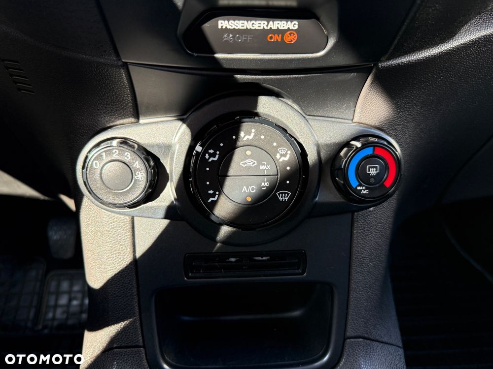Ford Fiesta - 22