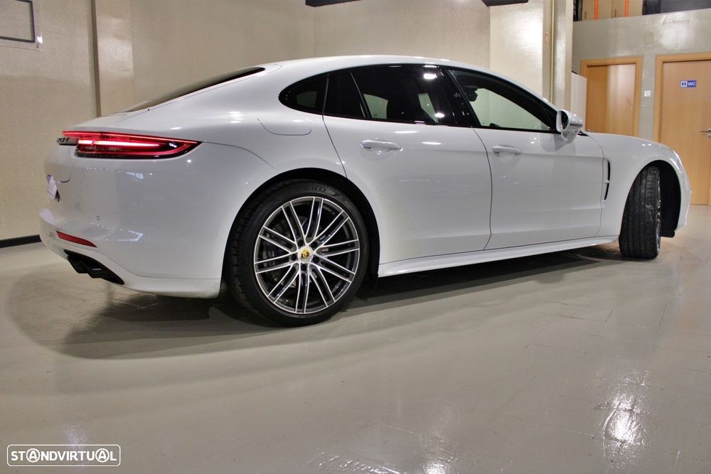 Porsche Panamera 4 E-Hybrid - 9