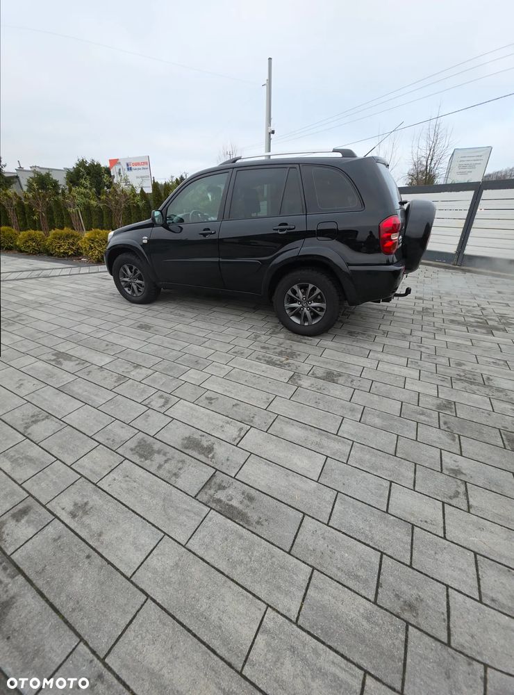 Toyota RAV4 2.0 D-4D 4x4 - 4