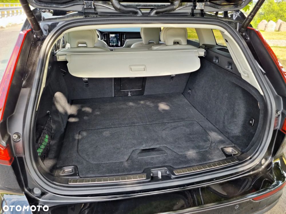Volvo V60 Cross Country B4 D AWD Ultimate - 17