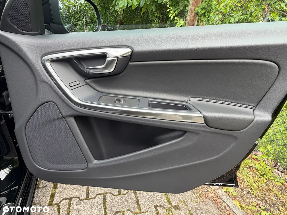 Volvo V60 D2 Geartronic Summum - 22