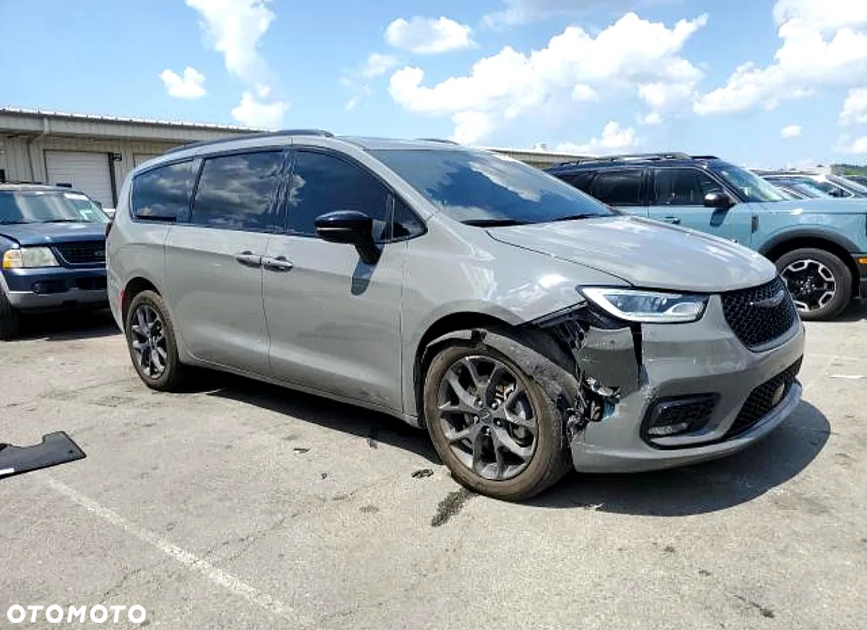 Chrysler Pacifica - 6