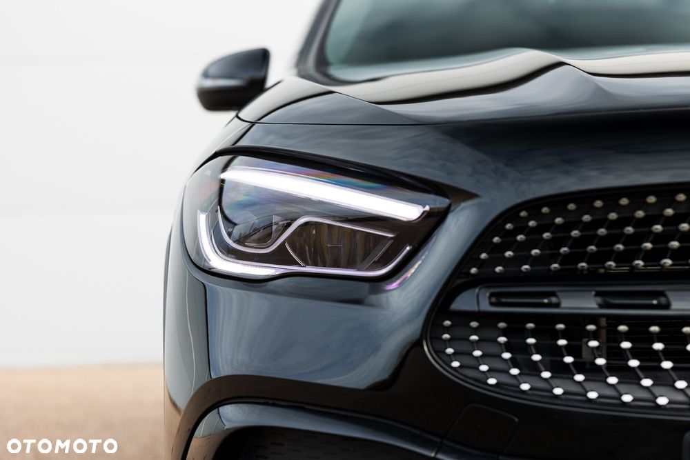 Mercedes-Benz GLA 250 8G-DCT AMG Line - 13