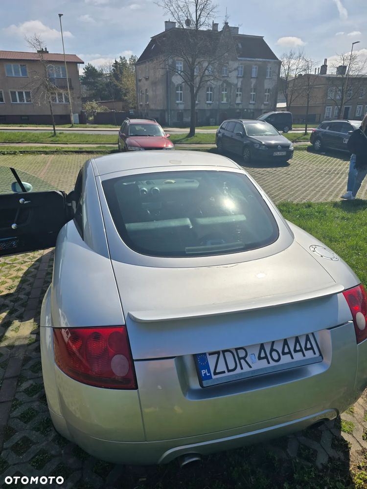 Audi TT Coupé 1.8T Quattro - 8