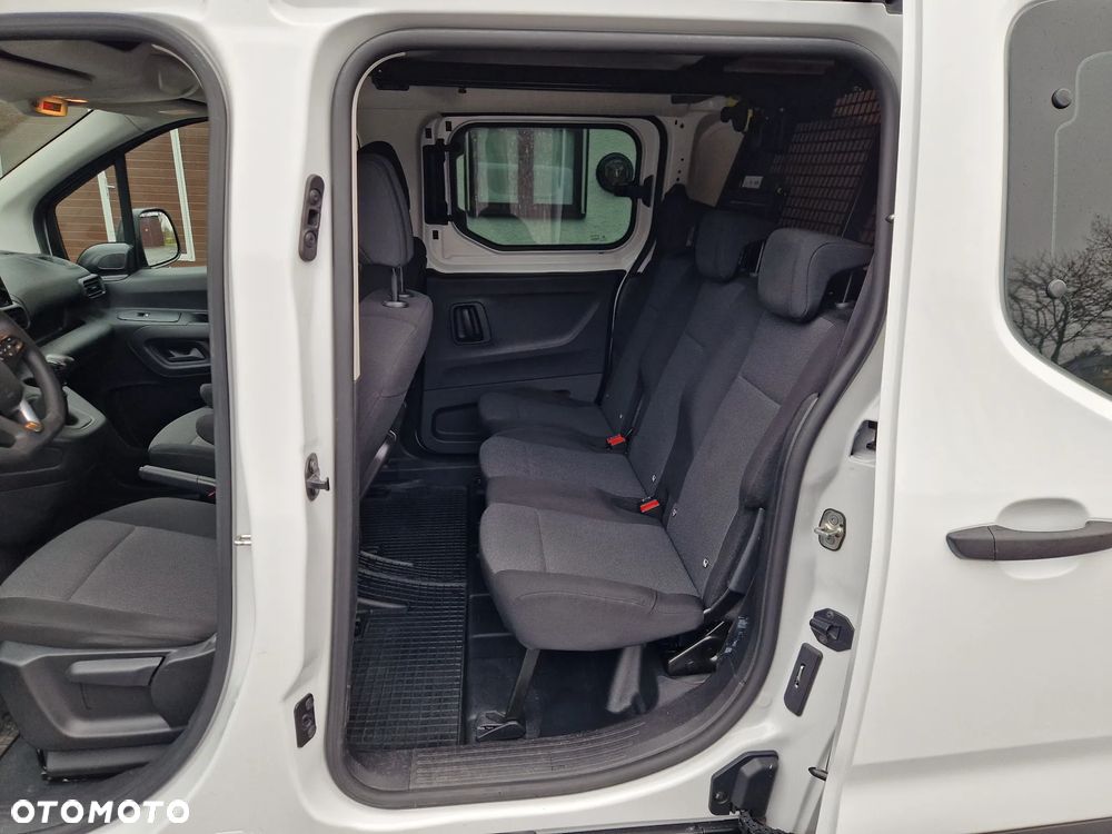 Opel Combo Maxi Brygadówka 5 Osób - 23