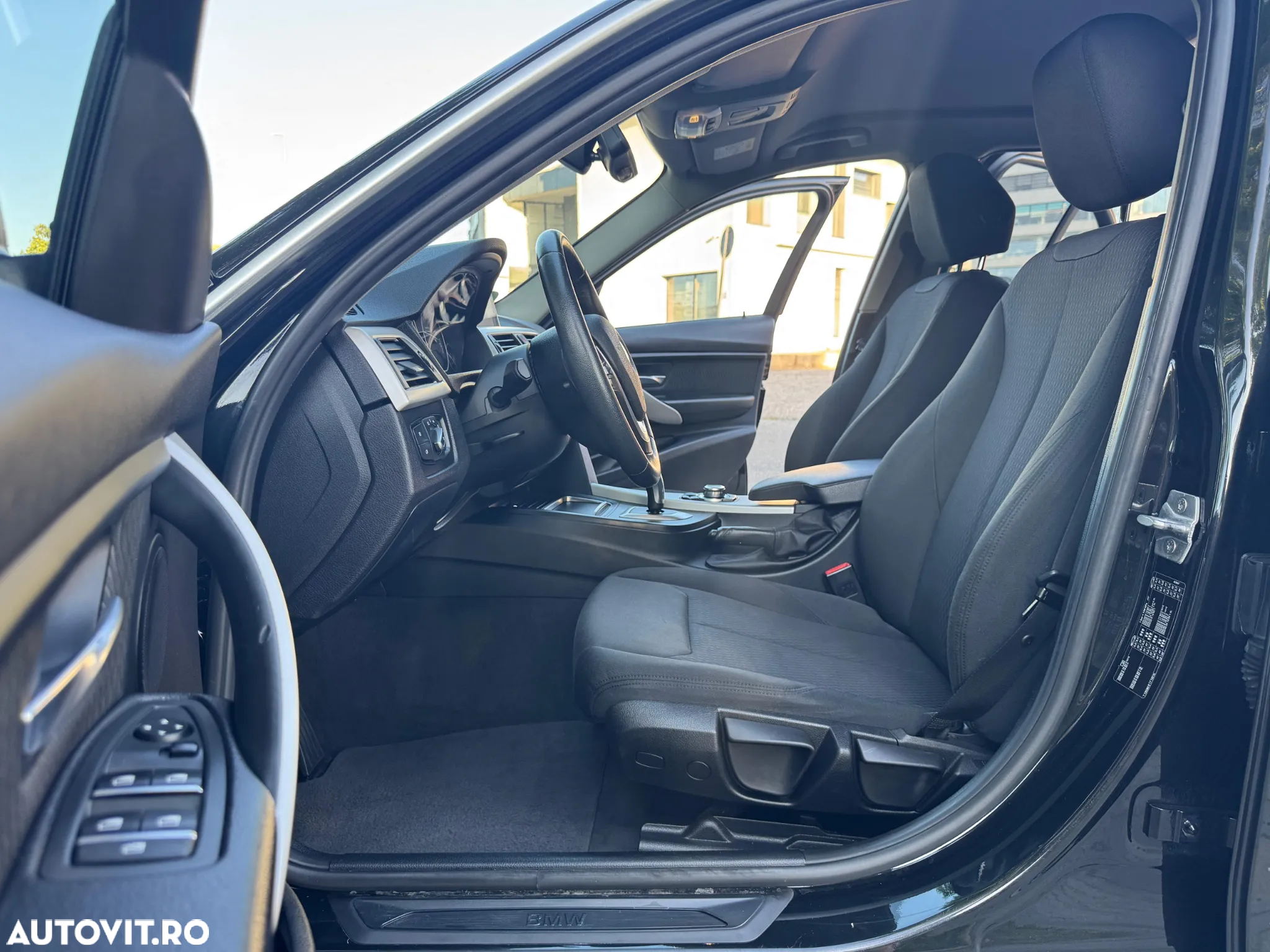 BMW Seria 3 318i Aut. Advantage - 22