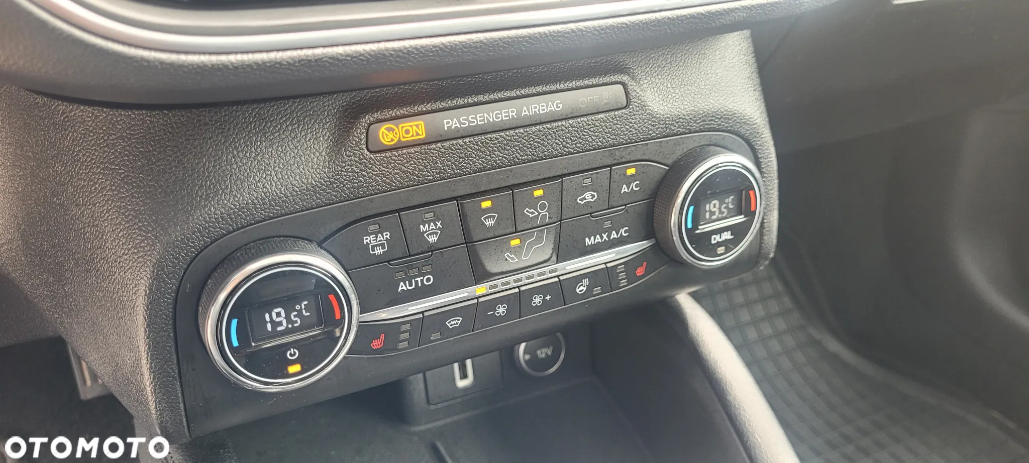 Ford Focus 1.0 EcoBoost Start-Stopp-System TITANIUM - 11