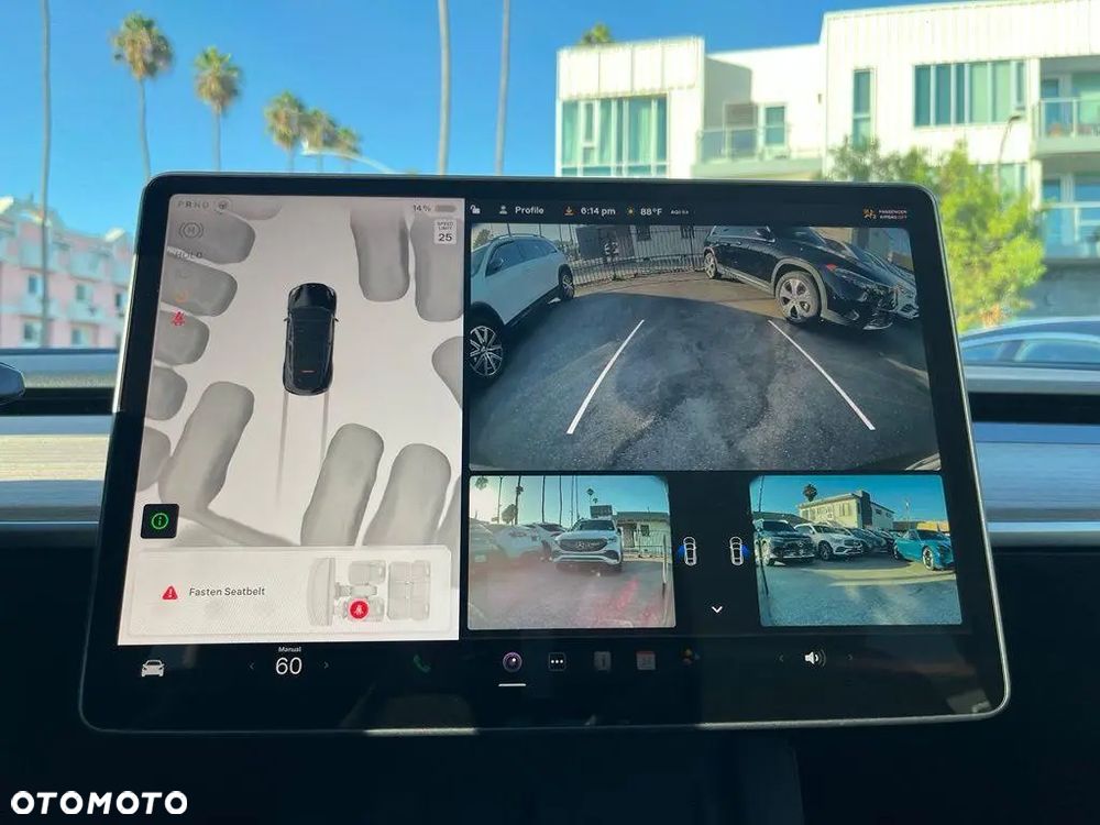 Tesla Model Y Performance Dual Motor AWD - 14
