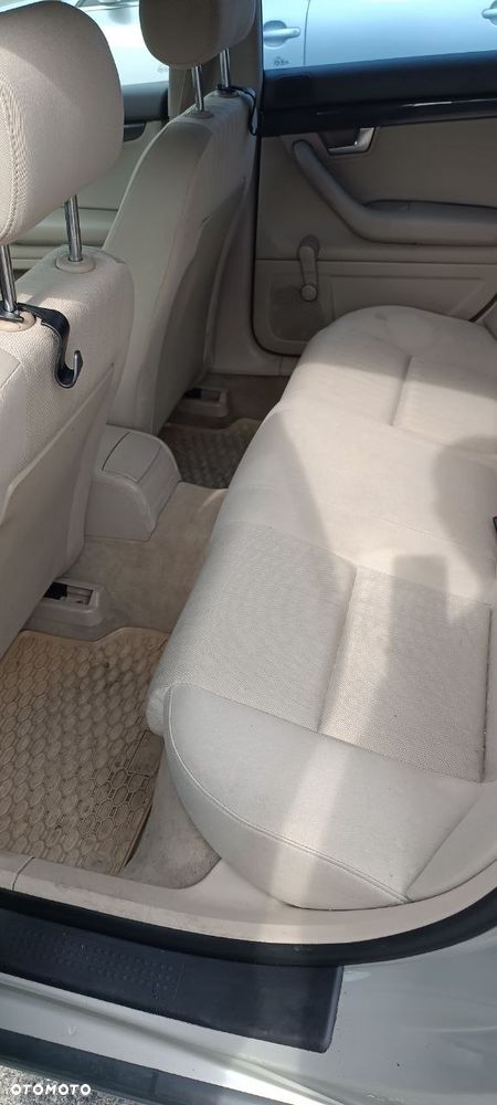 Audi A4 Limousine - 14