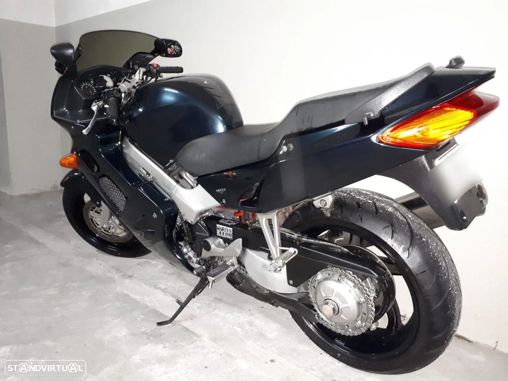 Honda VFR 800 FI - 1