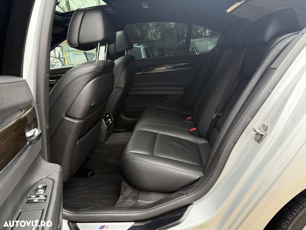BMW Seria 7 730d xDrive Edition Exclusive - 17