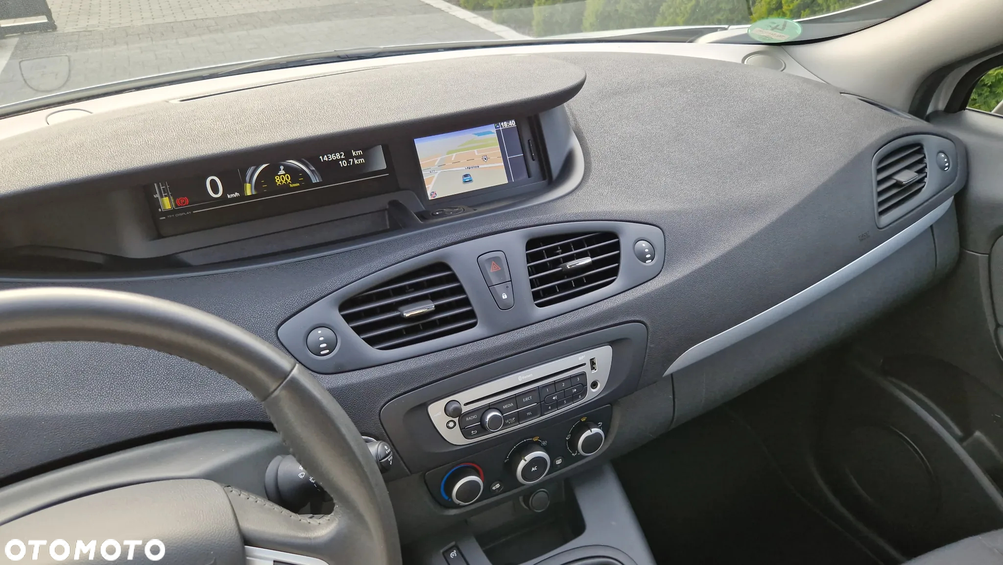 Renault Scenic 1.6 16V 110 TomTom Edition - 19