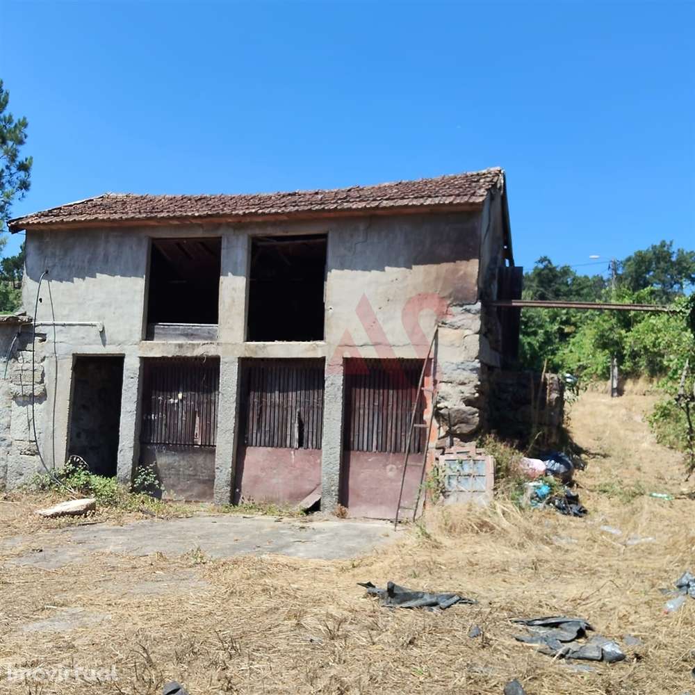 Moradias para restaurar com terreno de 41.214 m² em Borba de Godim, Fe - Grande imagem: 2/28