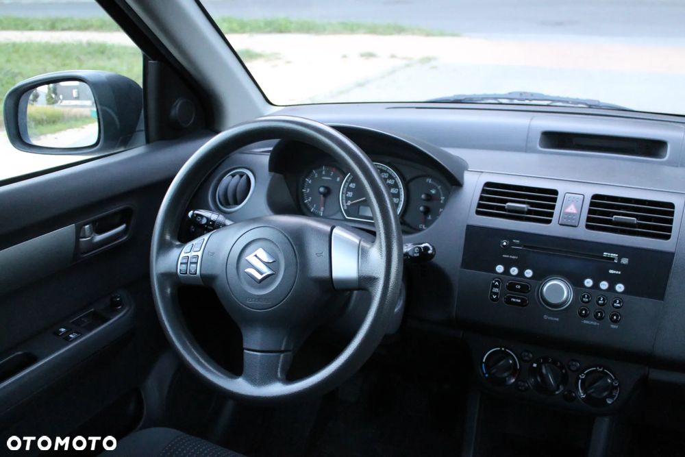 Suzuki Swift - 4
