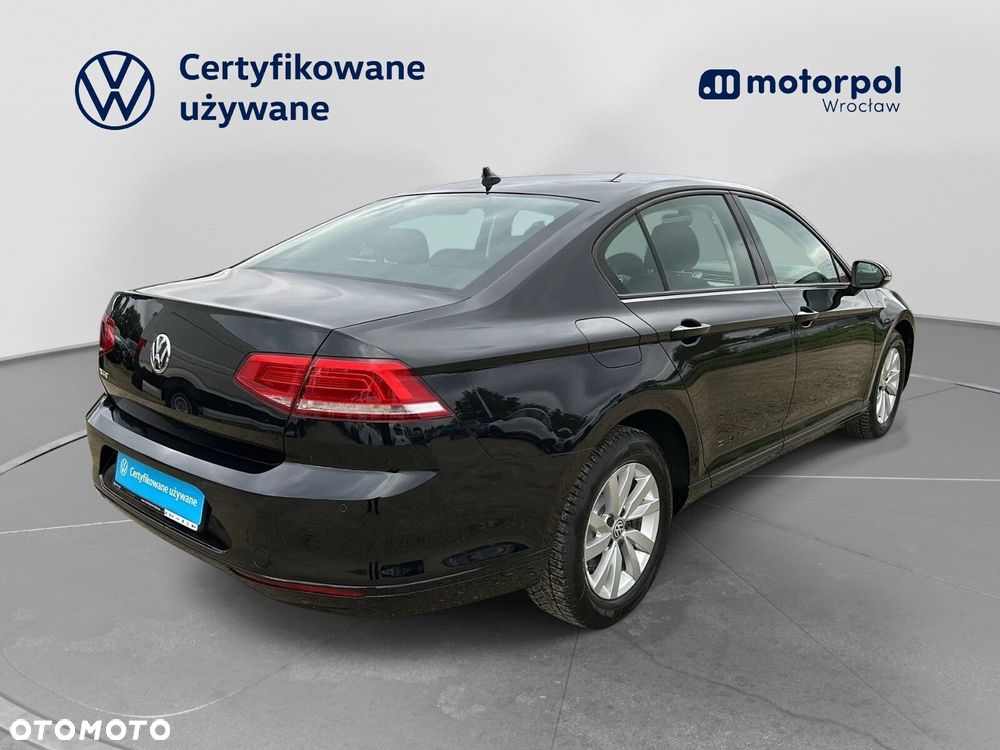 Volkswagen Passat 2.0 TDI SCR Trendline - 15