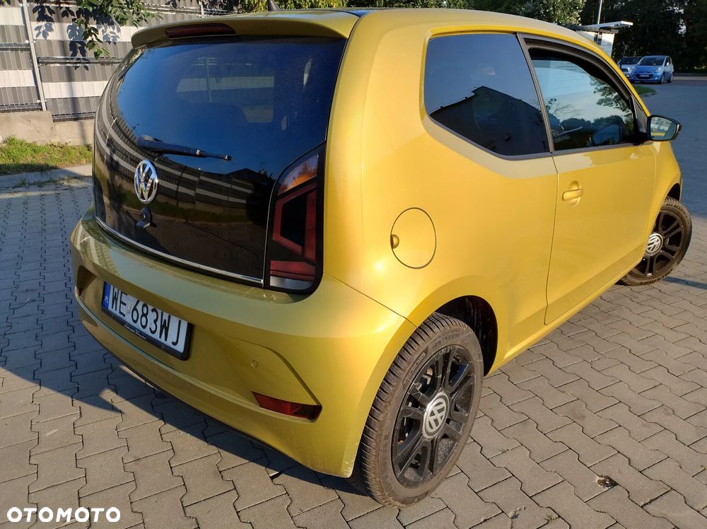 Volkswagen up! 1.0 high - 24