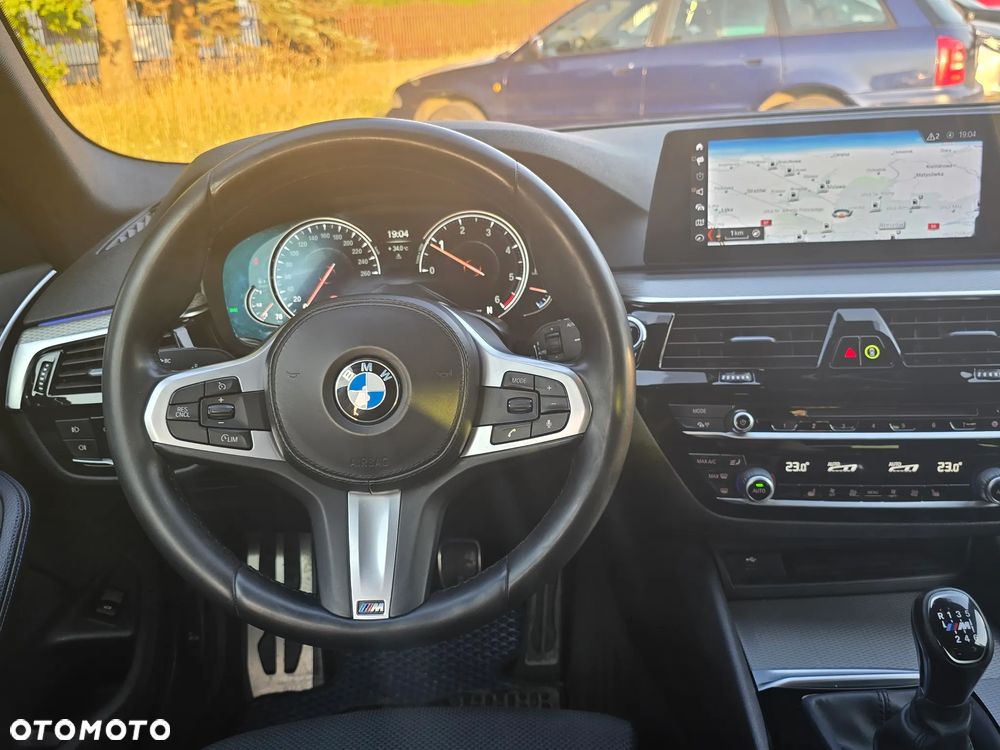 BMW Seria 5 520d M Sport - 26
