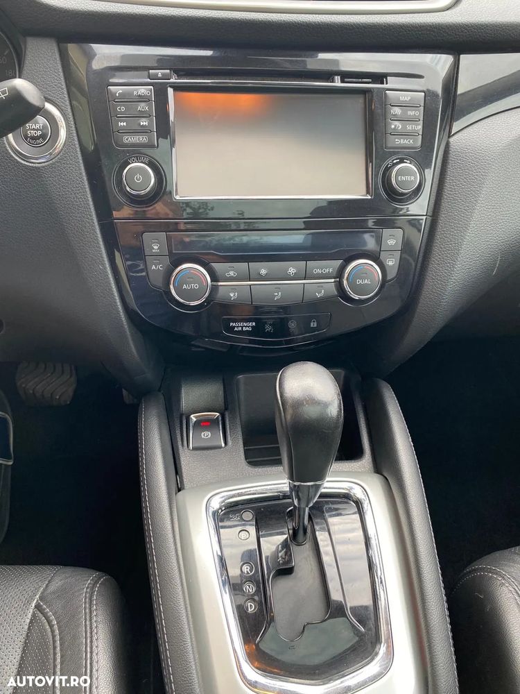 Nissan Qashqai 1.6 DCI Xtronic TEKNA - 11