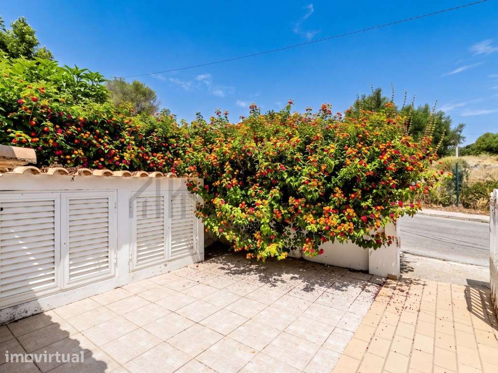 Moradia Duplex tipo T2 com Jardim e Piscina em Condomínio Privado - Grande imagem: 4/29