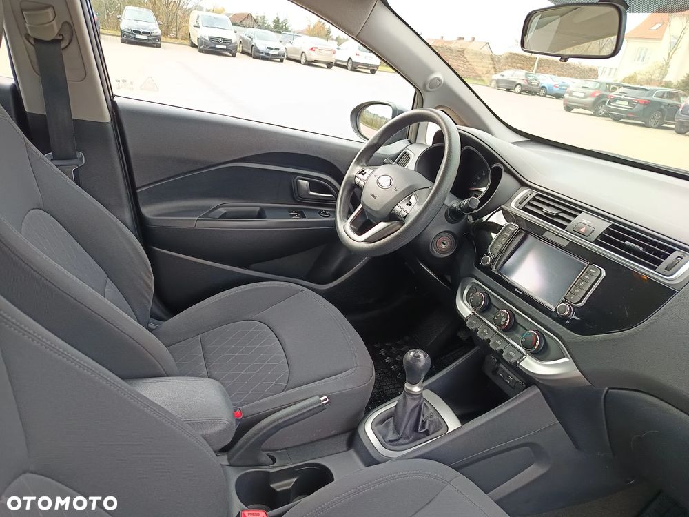 Kia Rio - 9
