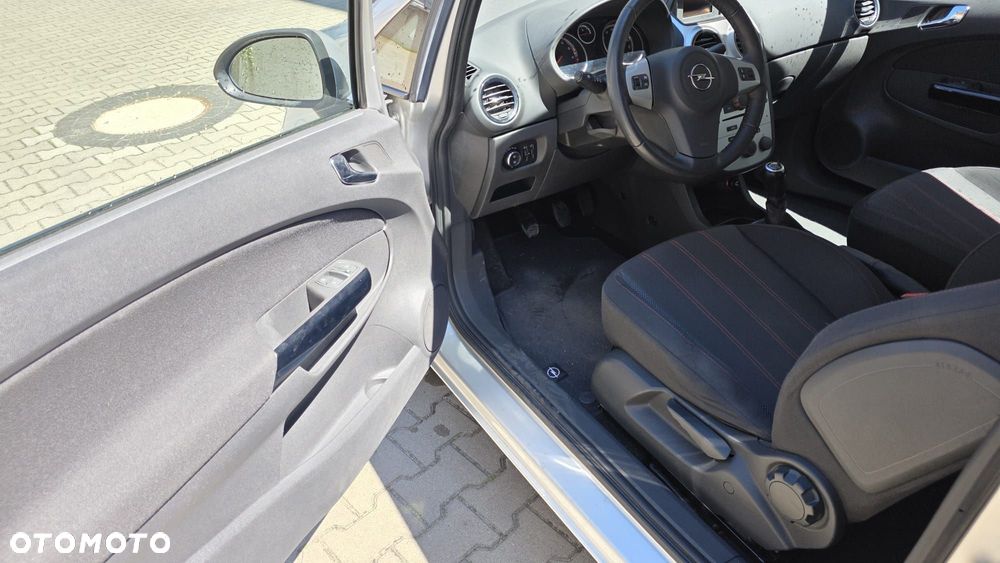 Opel Corsa 1.4 16V Sport - 12