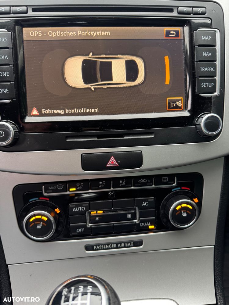 Volkswagen Passat 2.0 TDI DPF Blue TDI Comfortline - 23