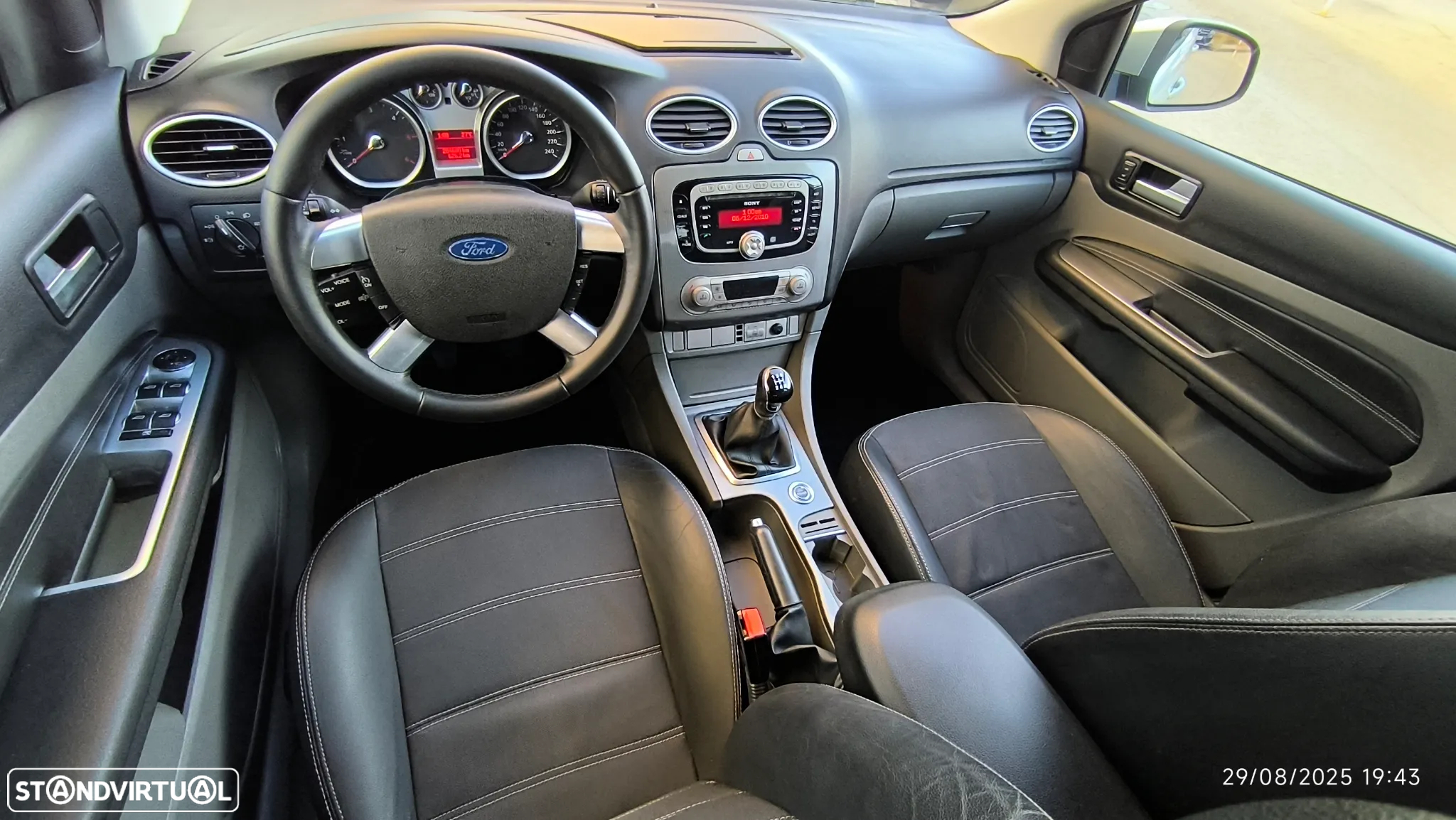 Ford Focus SW 1.6 TDCi Titanium - 36