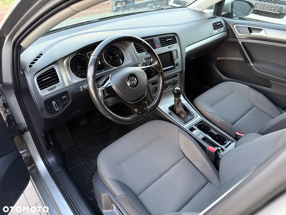 Volkswagen Golf - 20