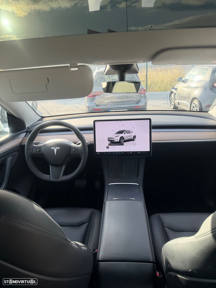 Tesla Model Y Long Range Dual Motor AWD - 17