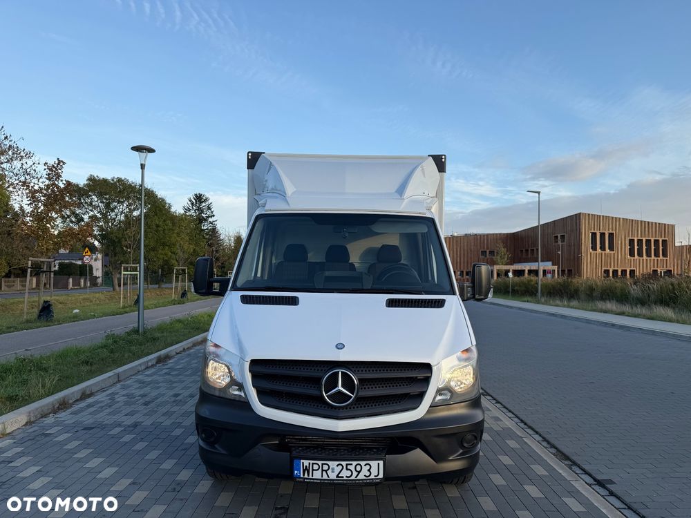 Mercedes-Benz Sprinter - 2