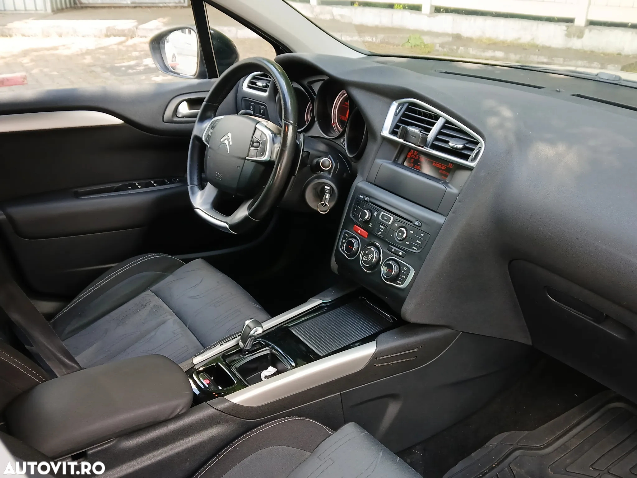 Citroën C4 e-HDi 110 EGS6 Stop/Start System Exclusive - 5