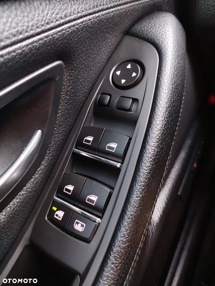 BMW Seria 5 528i - 18