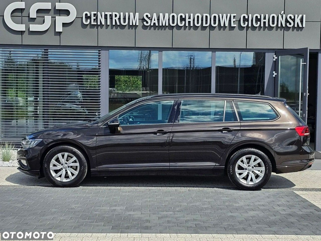 Volkswagen Passat - 30