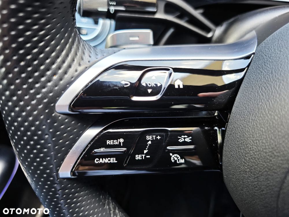 Mercedes-Benz Klasa E 220 d mHEV 4-Matic AMG 9G-Tronic - 31