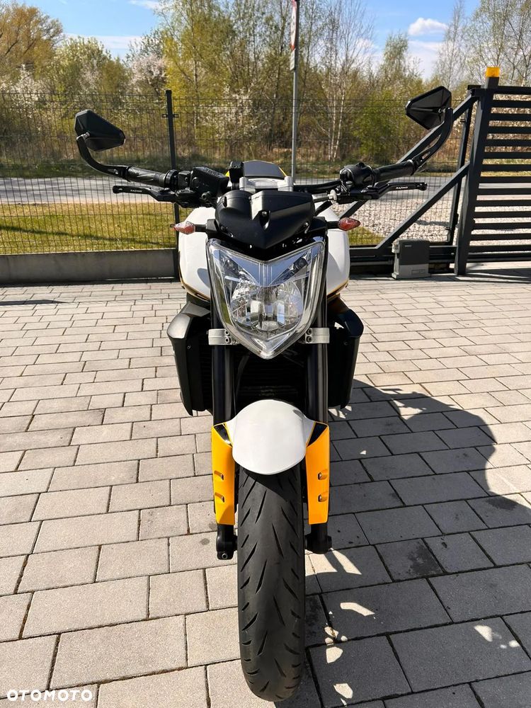 Yamaha FZ - 11