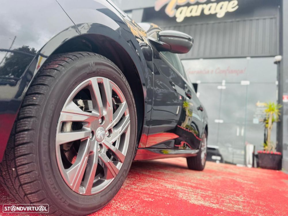 Peugeot 208 PureTech 100 Style - 11